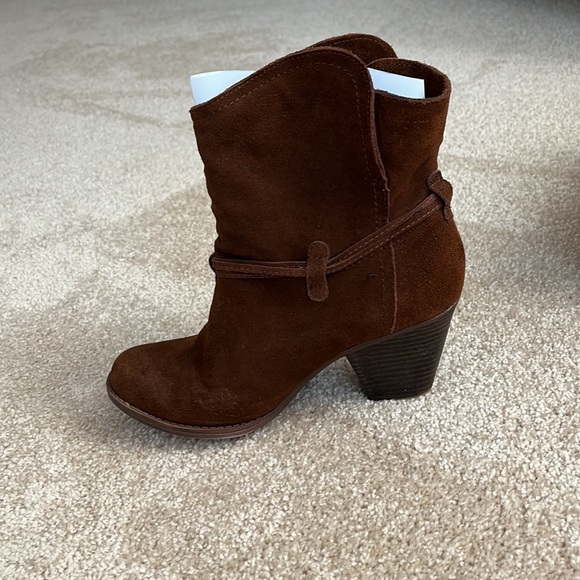 Mia Suede booties - Picture 4 of 15